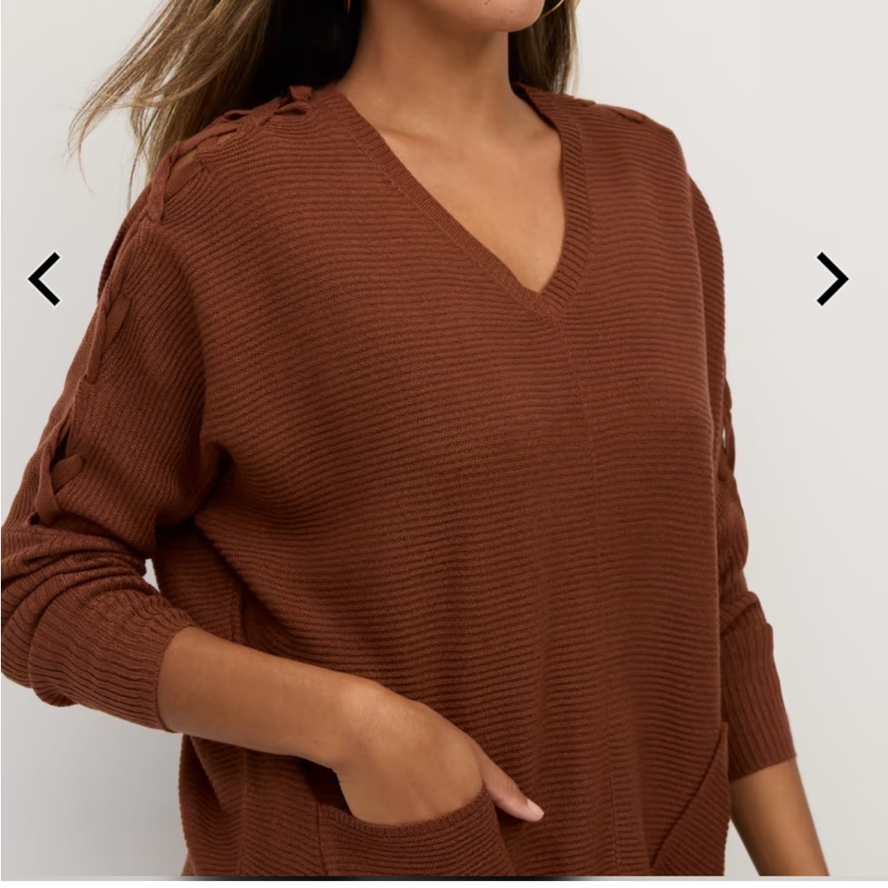 NWT Two-Pocket Cocoon Tunic Sweater by NY&Co; women’s M
